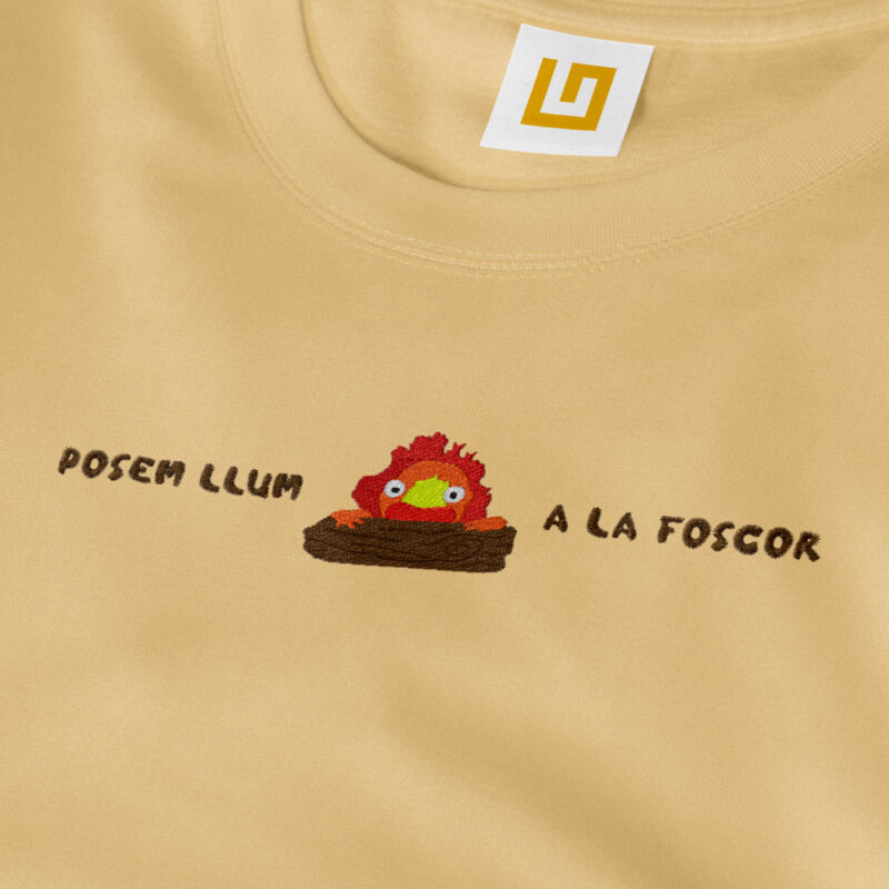 Camiseta Bordada - Calcifer Crims